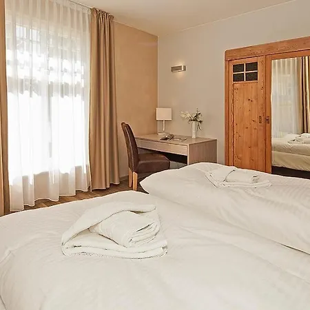 Der Westfluegel Ritter Dietrich Wf-47 *